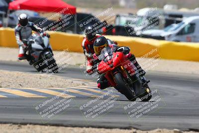 media/Apr-10-2022-SoCal Trackdays (Sun) [[f104b12566]]/Turn 2 (1135am)/